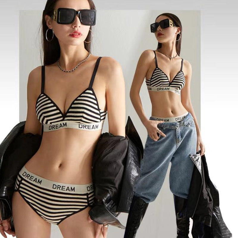 French Style Thin Triangle Letters pattern Push-up Bra Set