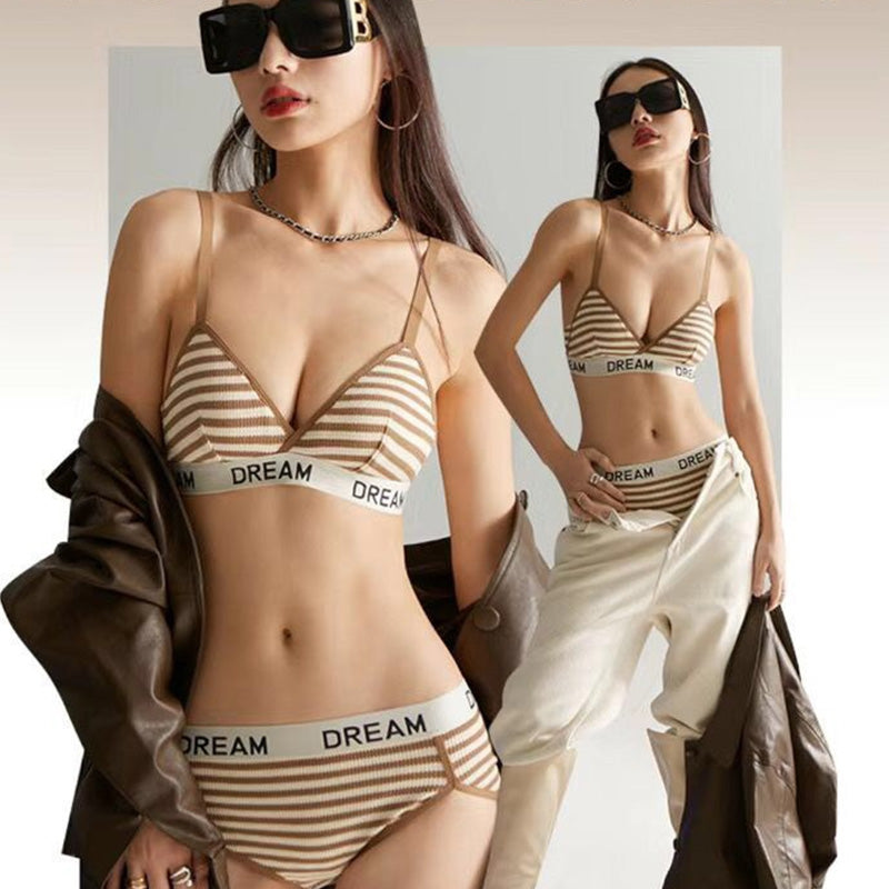 French Style Thin Triangle Letters pattern Push-up Bra Set